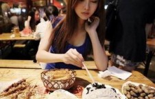 娱乐吃瓜酱相亲吃饭小说,吃瓜酱的甜蜜邂逅